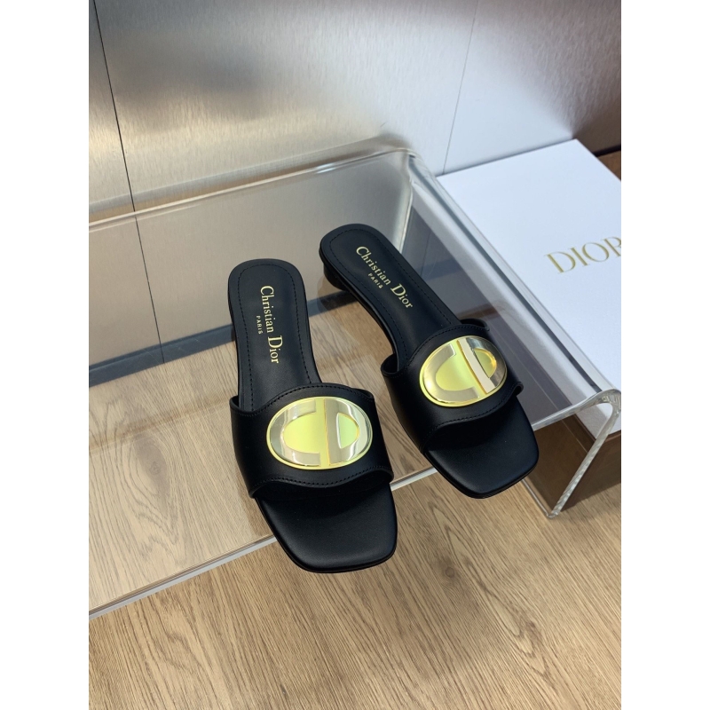 ch**an D*or slippers